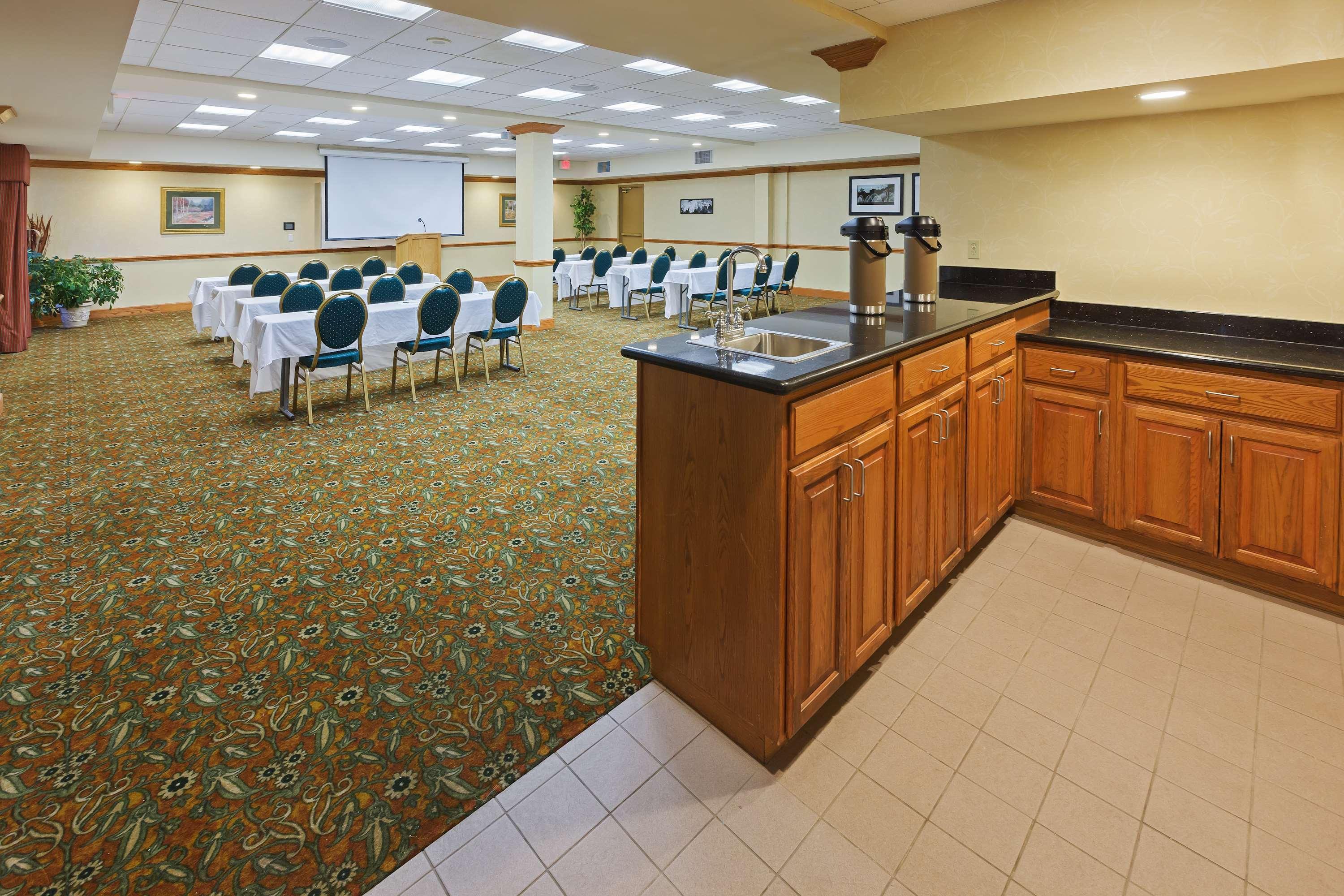 Country Inn & Suites By Radisson, Oklahoma City At Northwest Expressway, Ok الاعمال الصورة